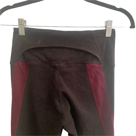 Pink Victoria Secret Black/Maroon/White Leggings Sz S - Picture 6 of 9